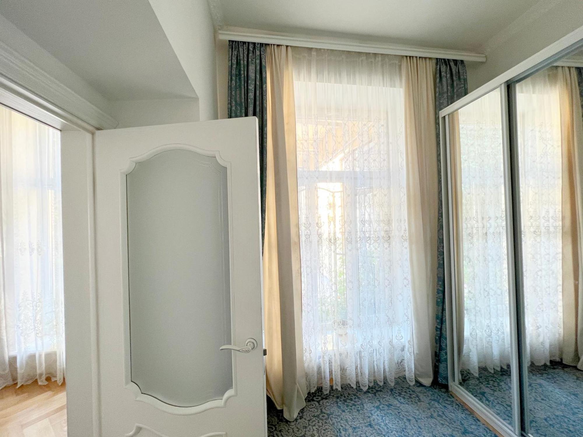 Svitla Zatyszna: Cozy Central Apartment with Balcony Near Opera Lviv Exterior photo