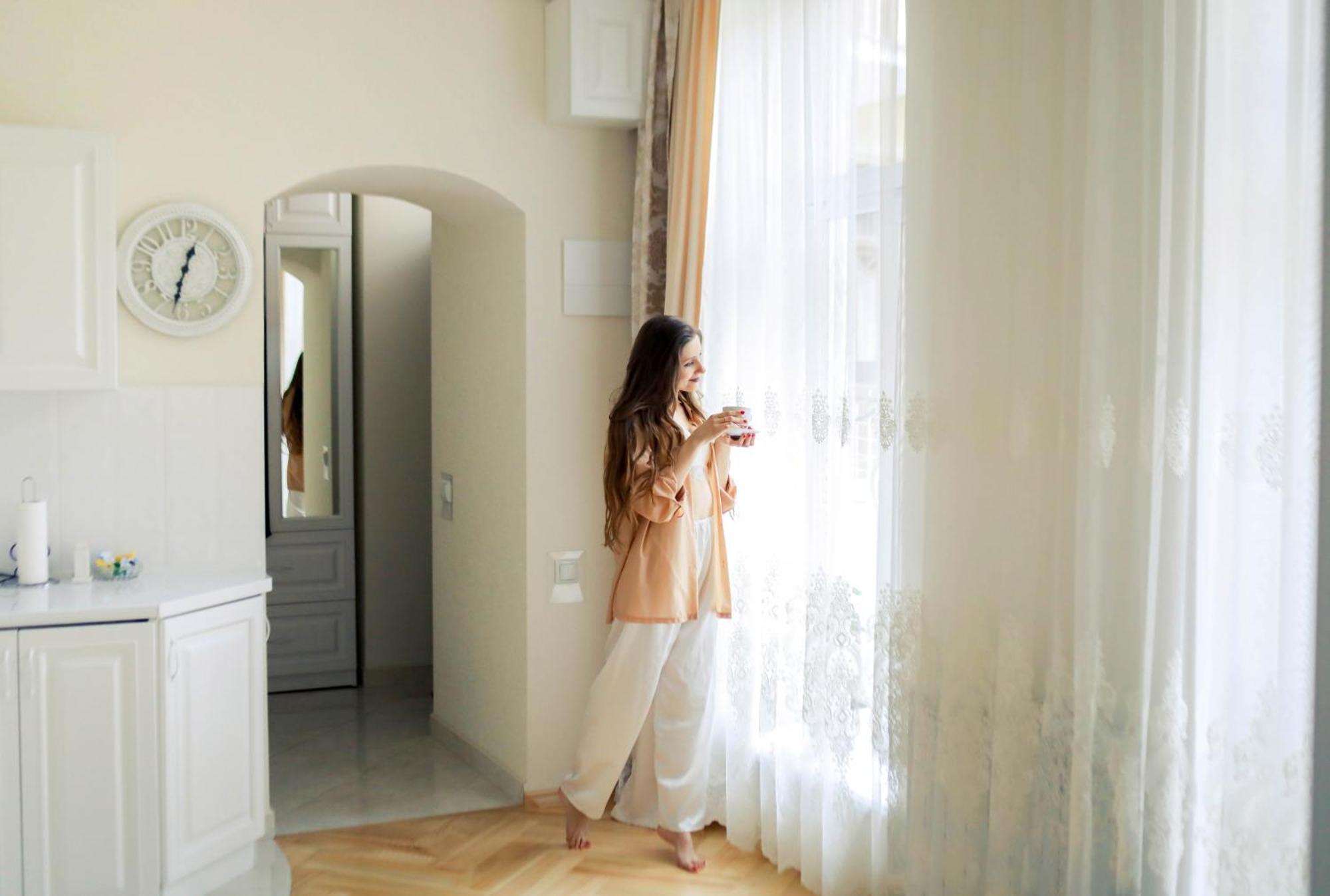 Svitla Zatyszna: Cozy Central Apartment with Balcony Near Opera Lviv Exterior photo